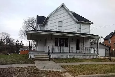 402 W 6th St, Pecatonica, IL 61063 photo 1