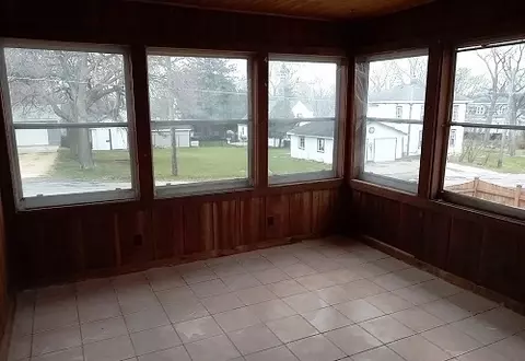 402 W 6th St, Pecatonica, IL 61063 photo 6
