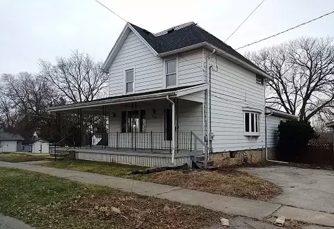 402 W 6th St, Pecatonica, IL 61063 photo 2