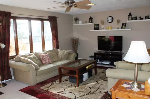 16203 7th St, Pecatonica, IL 61063 photo 3