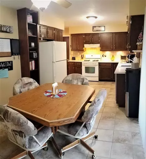16203 7th St, Pecatonica, IL 61063 photo 4
