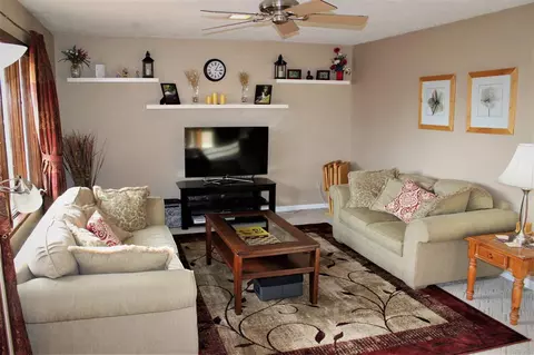 16203 7th St, Pecatonica, IL 61063 photo 2