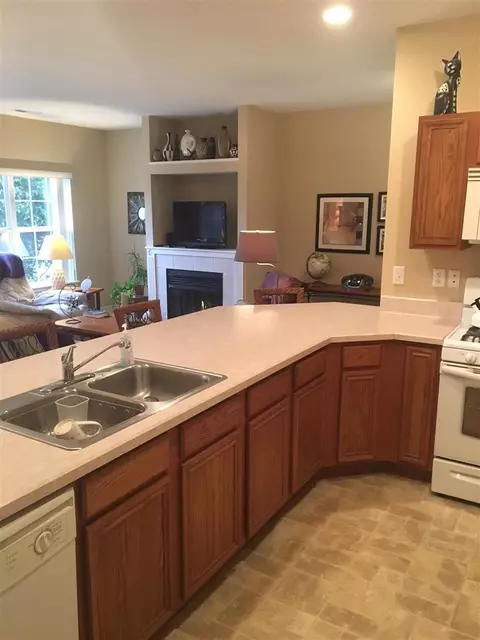 7636 Silver Maple Trl, Cherry Valley, IL 61016 photo 5
