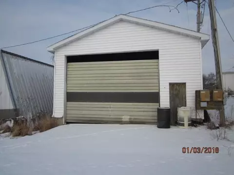 8982 E Maize Rd, Ridott, IL 61067 photo 2