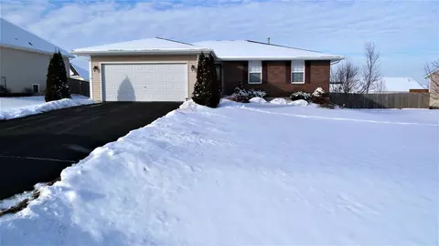 649 Ballymore Rd, Roscoe, IL 61073 photo 1