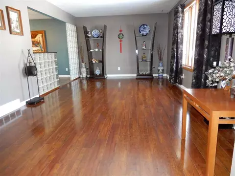 7403 Haymaker Ln, Cherry Valley, IL 61016 photo 2