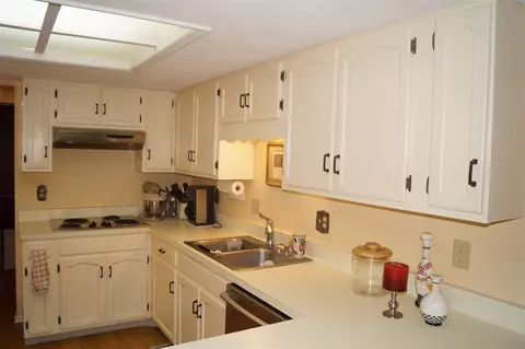 10403 William Trl, Roscoe, IL 61073 photo 11