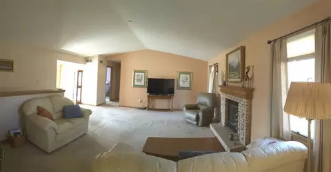 6480 Greystone Dr, Roscoe, IL 61073 photo 3