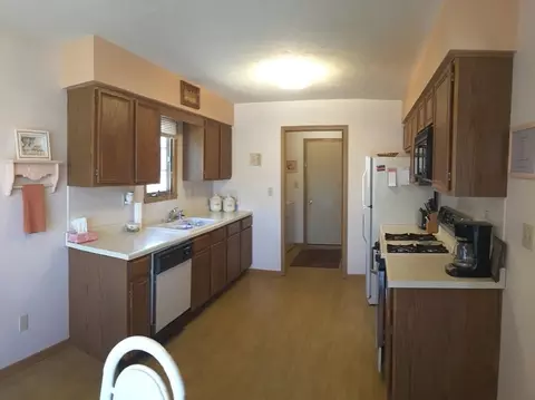 6480 Greystone Dr, Roscoe, IL 61073 photo 6