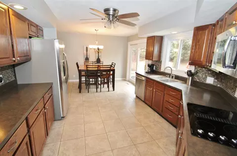 6969 Michelle Dr, Roscoe, IL 61073 photo 6