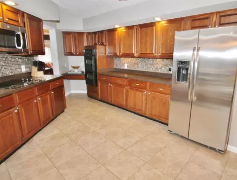 6969 Michelle Dr, Roscoe, IL 61073 photo 8
