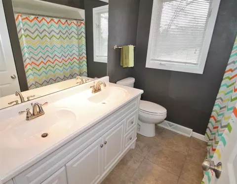 6969 Michelle Dr, Roscoe, IL 61073 photo 24