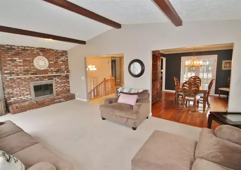 6969 Michelle Dr, Roscoe, IL 61073 photo 3