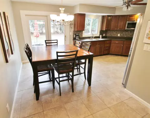 6969 Michelle Dr, Roscoe, IL 61073 photo 10