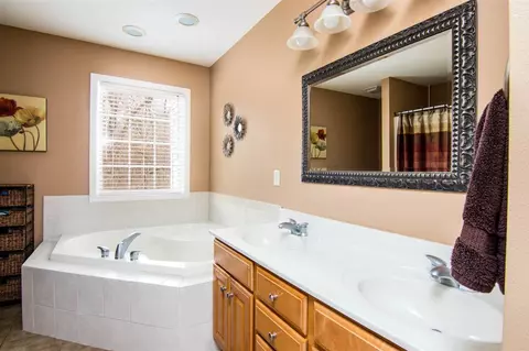 10608 Harrison Ct, Roscoe, IL 61073 photo 12