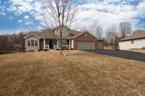 10608 Harrison Ct, Roscoe, IL 61073 photo 2