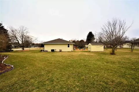 7464 Farview Dr, Cherry Valley, IL 61016 photo 3