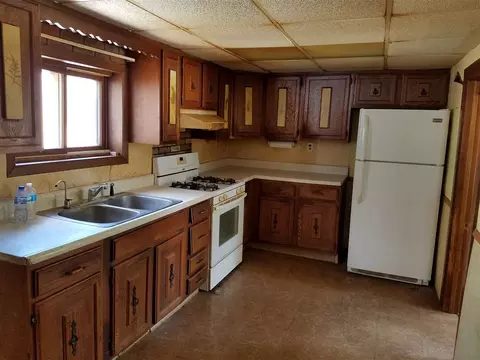 320 E Main St, Capron, IL 61012 photo 4