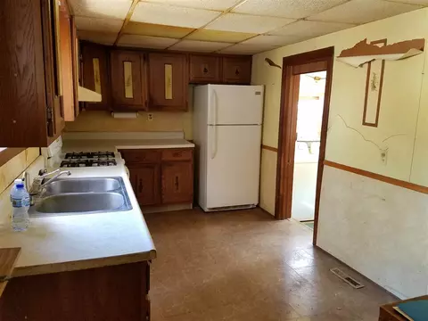 320 E Main St, Capron, IL 61012 photo 5