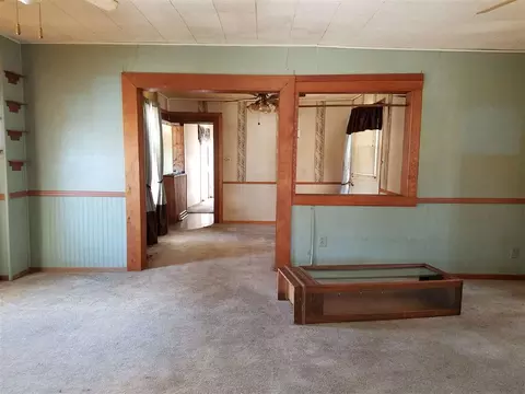 320 E Main St, Capron, IL 61012 photo 3