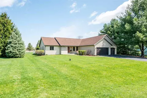 8564 Secret Way, Roscoe, IL 61073 photo 2