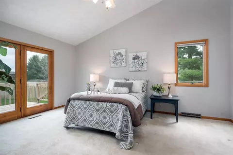 8564 Secret Way, Roscoe, IL 61073 photo 18