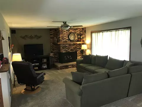 15710 E Timberlane Dr, Davis Junction, IL 61020 photo 3