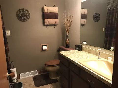 15710 E Timberlane Dr, Davis Junction, IL 61020 photo 13