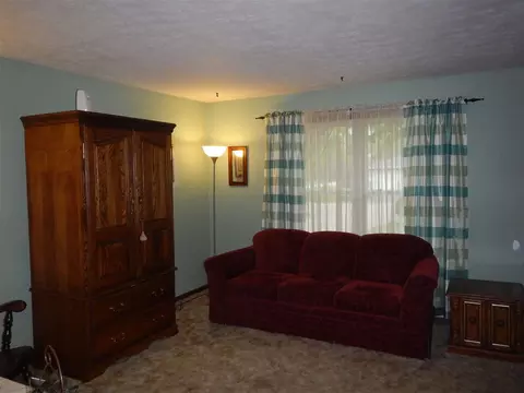 12119 Wagon Ln, Roscoe, IL 61073 photo 2