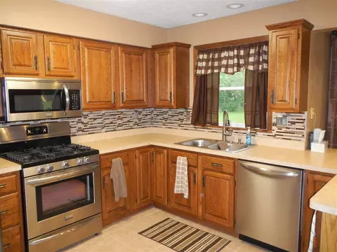 12119 Wagon Ln, Roscoe, IL 61073 photo 4