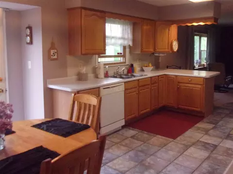 11699 Banbridge, Roscoe, IL 61073 photo 2