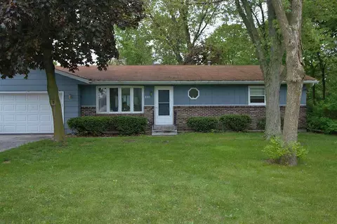 5303 Glenn Dr, Roscoe, IL 61073 photo 1