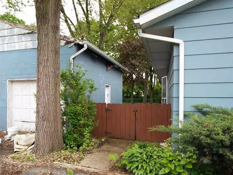 5303 Glenn Dr, Roscoe, IL 61073 photo 2