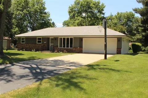 11128 3rd St, Roscoe, IL 61073 photo 1