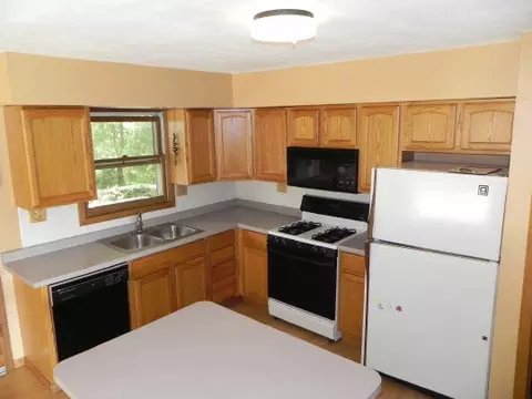 1090 Winborne, Lake Summerset, IL 61019 photo 5