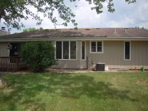 11790 Wagon Ln, Roscoe, IL 61073 photo 8