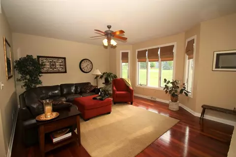 811 Mitchell Dr, Winnebago, IL 61088 photo 5