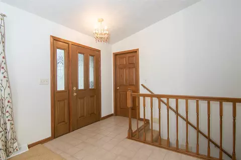 12084 Whispering Winds Dr, Roscoe, IL 61073 photo 4