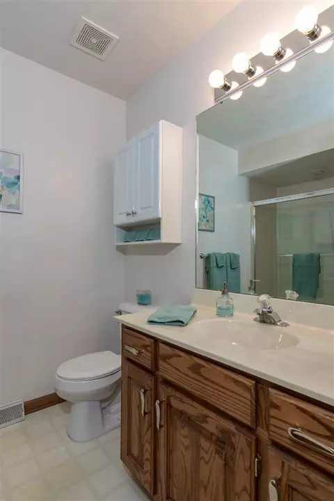 12084 Whispering Winds Dr, Roscoe, IL 61073 photo 14