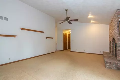 12084 Whispering Winds Dr, Roscoe, IL 61073 photo 12