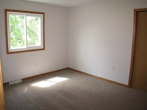 4454 Straw Ln, Roscoe, IL 61073 photo 9