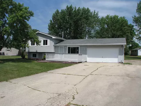 4454 Straw Ln, Roscoe, IL 61073 photo 1