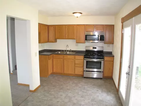 4454 Straw Ln, Roscoe, IL 61073 photo 6
