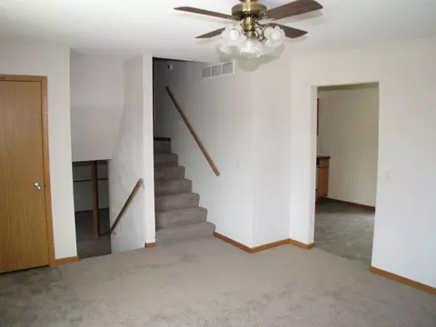 4454 Straw Ln, Roscoe, IL 61073 photo 4