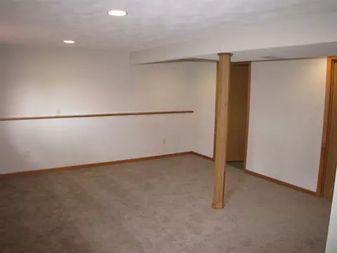 4454 Straw Ln, Roscoe, IL 61073 photo 15