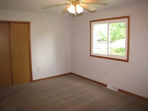 4454 Straw Ln, Roscoe, IL 61073 photo 8
