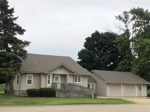 4502 Klinger Rd, Leaf River, IL 61047 photo 2