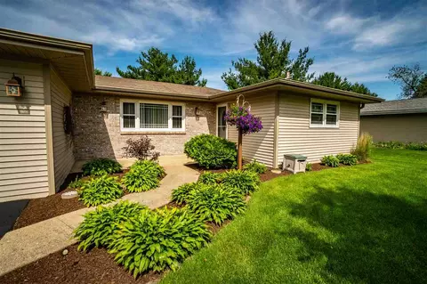 11218 Joncey Dr, Roscoe, IL 61073 photo 2