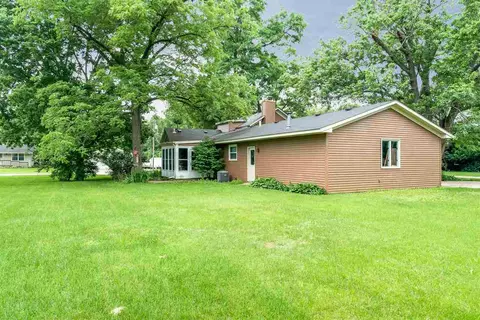 5668 Harrison St, Roscoe, IL 61073 photo 4