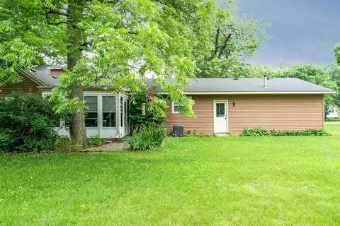 5668 Harrison St, Roscoe, IL 61073 photo 3